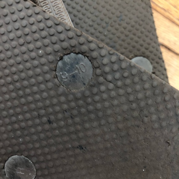 ‼️5 FOR $25 🇺🇸 EUC Brown Old Navy Flip Flops ♏️ - Picture 3 of 4